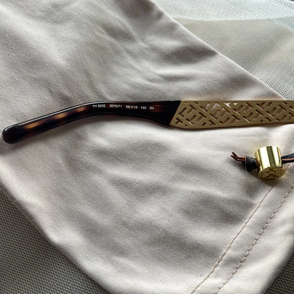 Tory Burch Tortoise Shell Sunglasses - Picture 7 of 11